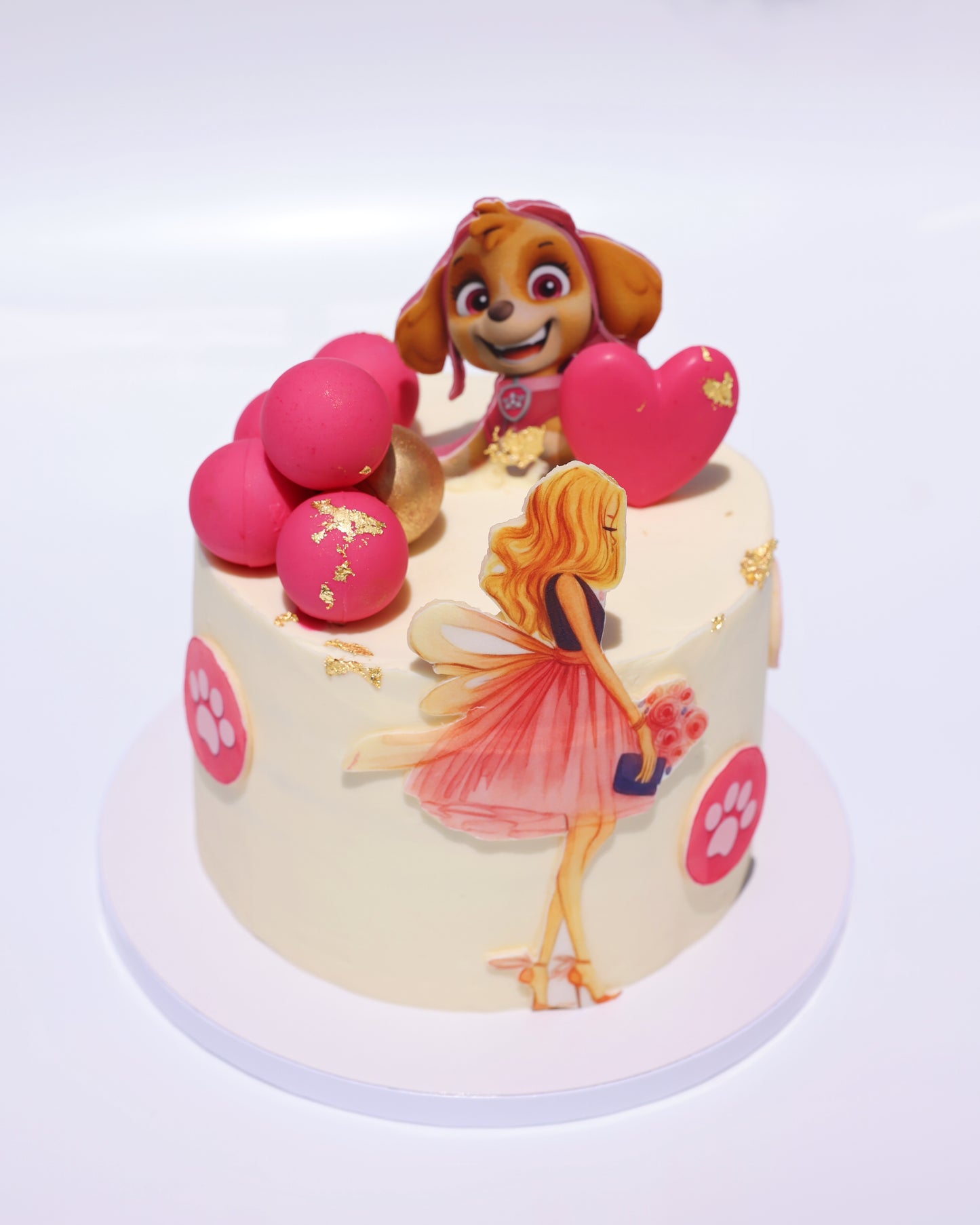 Celebrate her special day with our enchanting Birthday Girl Honey Cake. This delightful cake features layers of honey-infused sponge, creamy frosting, and a touch of wild berries, all beautifully decorated. Order now to make her birthday extra sweet and memorable!