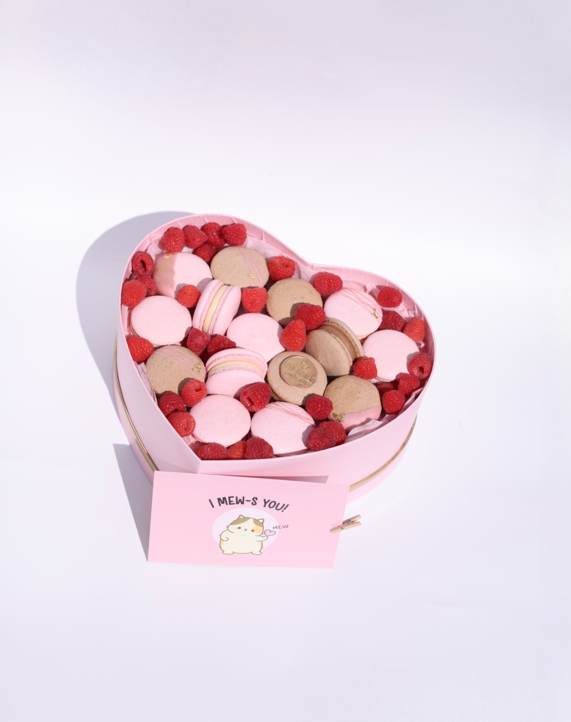 gourmet heart box macarons New York delivery
