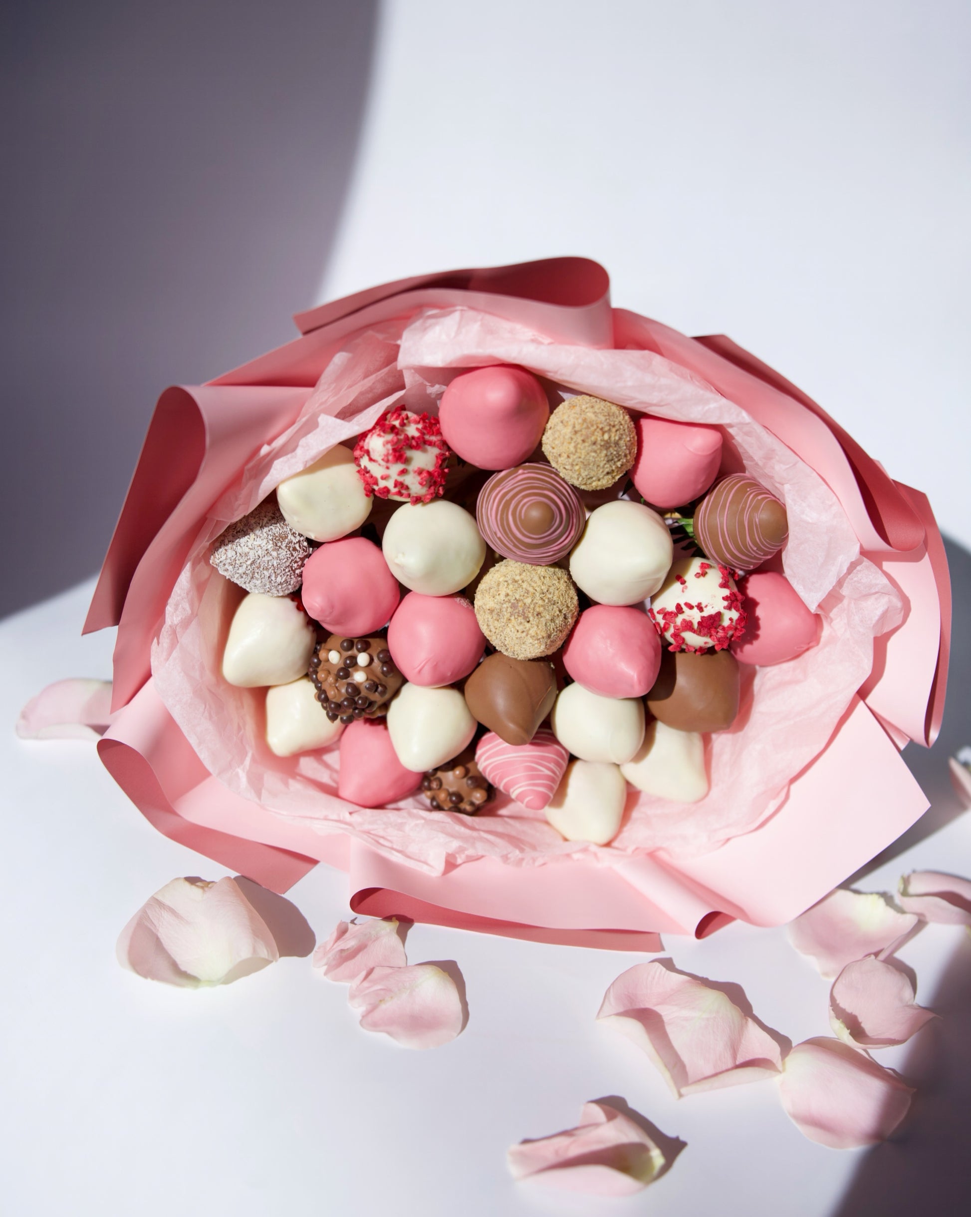 romantic chocolate strawberry bouquet gift
