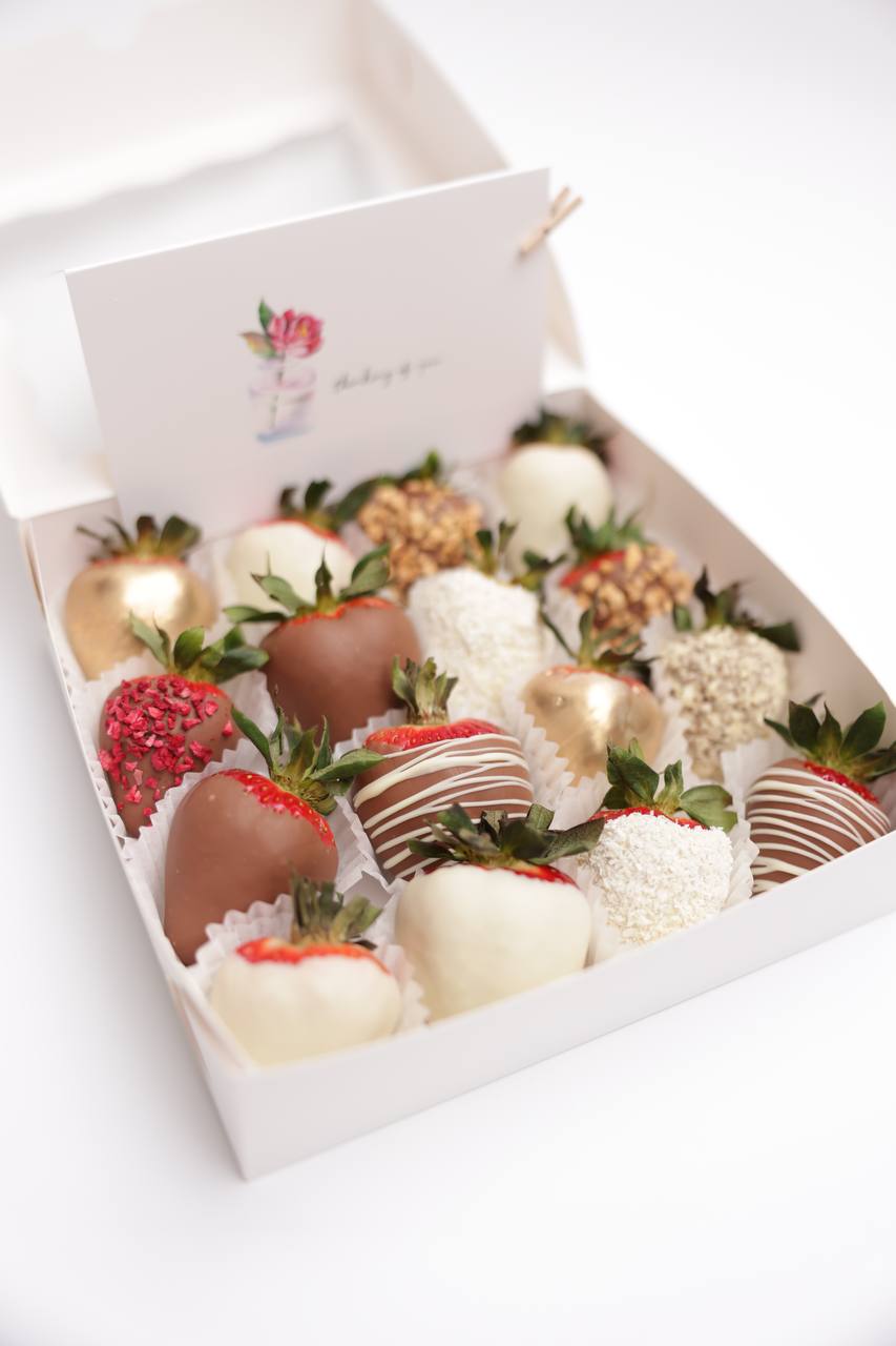 box of milk and white chocolate strawberries NYC
