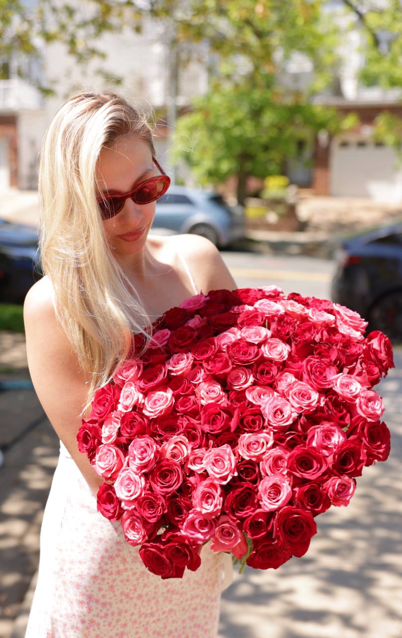 huge roses bouquet for anniversary NYC
